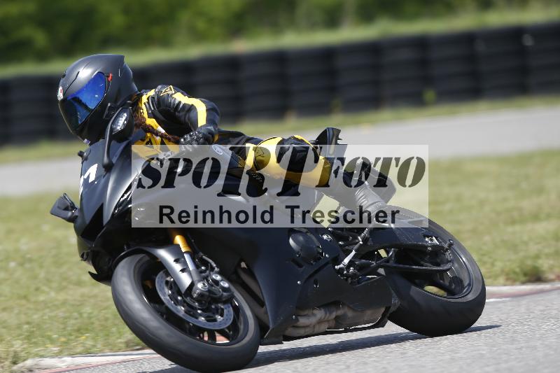 /27 12.06.2025 Ducati Schweiz Trackday Warmup  ADR/blau-bleu/21